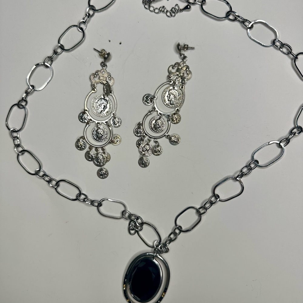 Elegant Necklace and Earring Set